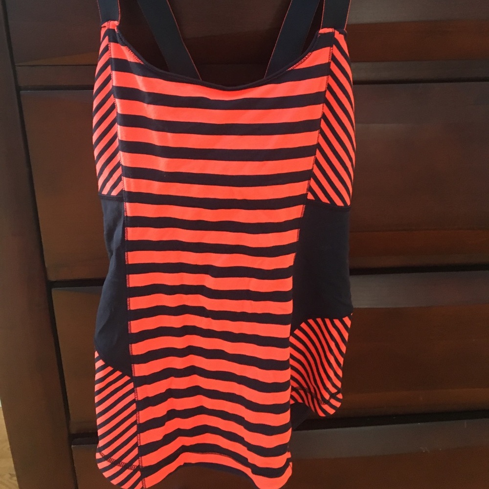 Lululemon tank